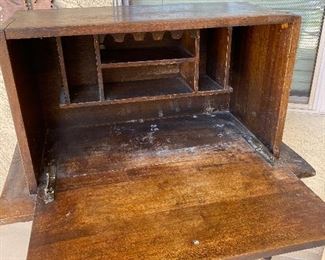 Old wood drop down desk	31x44x15	HxWxD