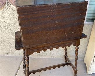 Old wood drop down desk	31x44x15	HxWxD