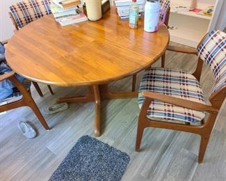 mid century solid wood table with 2 leaves removed