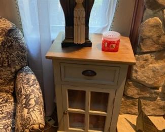 Adorable end table