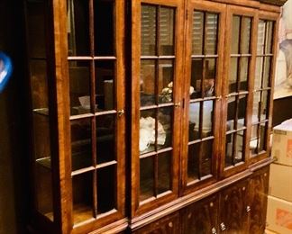 DREXEL HERITAGE China Cabinet ===> $1.500/OBO         Dimensions:  77" W x 80"H (90" Highest - 85" center height) x 13" D (top piece) 15" D (bottom piece) 