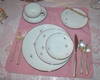 China Set from Japan 6 piece place setting Serve of 12 and Large and Small Serving Platter, Large Serving Bowl, Vegetable Bowl, Gravy Bowl, Sugar and Creamer