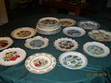 Souvenir plates of the United States.