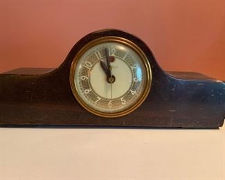 Vintage Mantle Clock $35