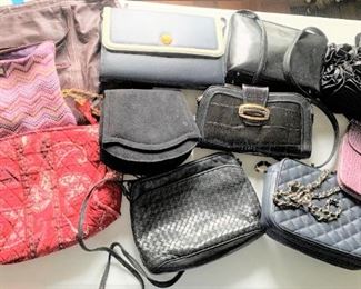 Cloth and leather purse lot $40