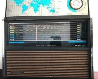 Vintage Eversonic radio $25