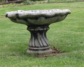 LARGE Bird Bath.   $125.00