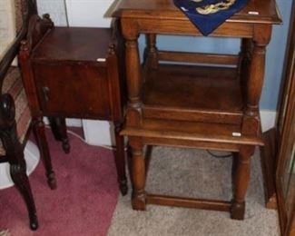 Accent furniture, desk lamp