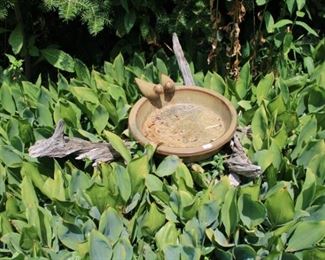 Bird feeder/bath