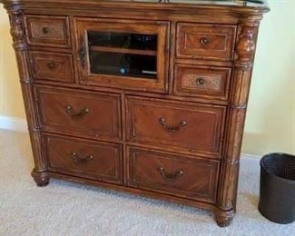 2010 Broyhill King size Bed, bedding and the mattress : Dresser, end tables, and chest. $800 for all
