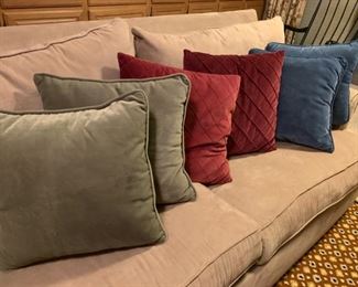 CLEARANCE !    $5.00 now, was $24.00 for all......6 Velvety Pillows