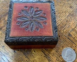HALF OFF!   $8.00 now, was $16.00......Carved Box (Trinket/Carved Box 13)