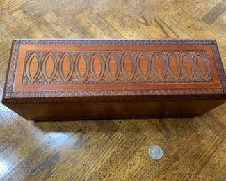 HALF OFF!   $15.00 now, was $30.00......Carved Box (Trinket/Carved Box 18)