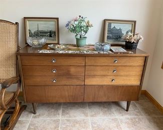 CLEARANCE!  $200.00 now, was $500.00......Mid Century Basset Dresser/Buffet/Sideboard. ($175.00)