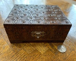 HALF OFF!    $15.00 now, was $30.00.......Carved Trinket Box, Double Sided with President cards (Box 35)