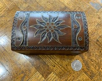 HALF OFF!  $8.00 now, was $16.00....... Carved Trinket Box (Box 26)