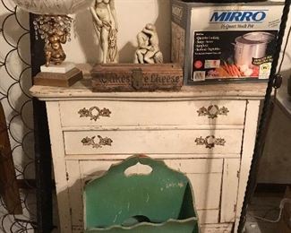 Nice little white cabinet and magazine rack