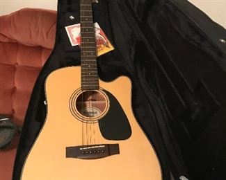 Samick SW210CE Electro Acoustic Guitar w padded case and accessories.  Like new