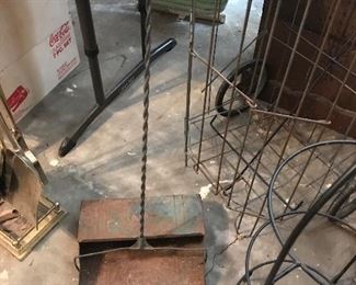 Primitive Dust Pan, Wire Basket on wheels