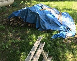 Pickets, aluminum extension ladder