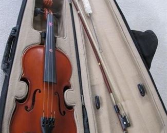 $40, Franz Hoffmann violin 1/2 size 2005