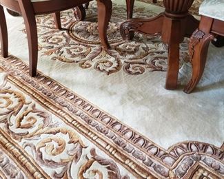 Sculpted room rug, 8 x 11 feet