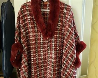 Knitted jacket with faux fur trim
