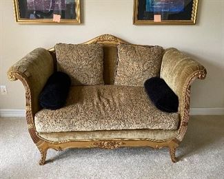 DREXEL HERITAGE ANTIQUE FRENCH STYLE SETTEE / COUCH / LOVE-SEAT 
65”L x 39”W x 42.5”x H 
$450