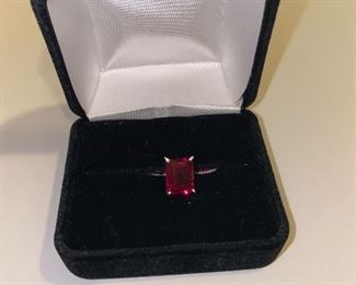 10K WHITE GOLD SYNTHETIC RUBY RING