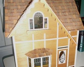 cute dollhouse furnished  