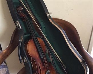 Matthias Roller, hand made copy of a Stradivarius. Made in Germany.