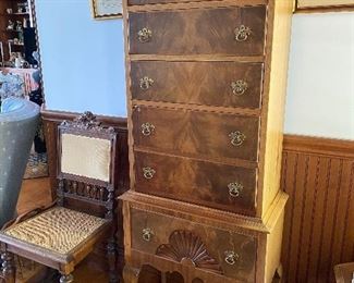 Queen Anne Secretary