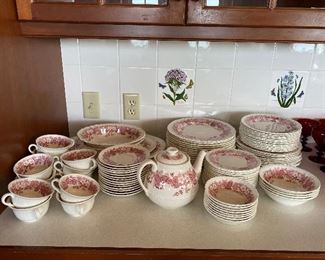 Wedgwood Pink Bramble  transferware - 95 pcs.