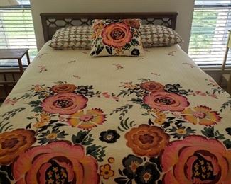 nice linens and bedspread sets