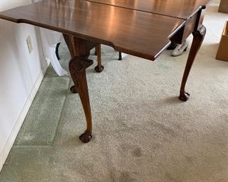 flip top table expands - game or card table