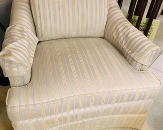 $150 - Drexel swivel chair, excellent condition