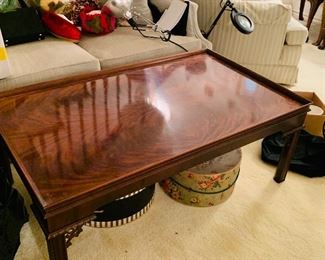 $300 - Mahogany coffee table with beautiful wood pattern top