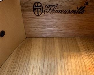 thomasville oval table