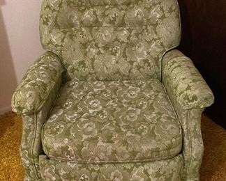 Baroque Small Bedroom Recliner 