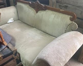 Victorian couch/ day bed, ends fold down to flat