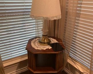 corner table