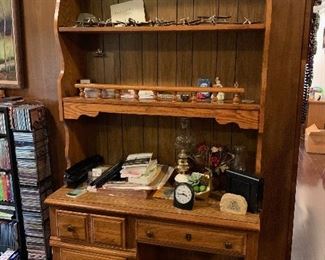 broyhill desk/hutch
