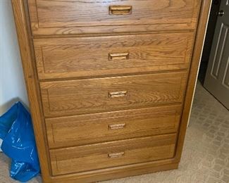 chest of drawers
