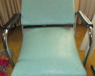 Lot 20 - Salon Chair Extended