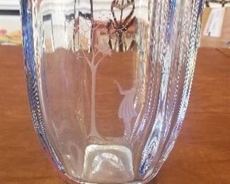 LOT D50 - $120 - ETCHED CRYSTAL VASE (SOME SCRATCHES ON THE BOTTOM) 8 1/2" X 6 1/4"