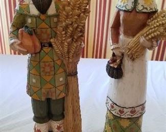 LOT S31 - $40 - MAN AND WOMAN WITH WHEAT - MAN IS 17", WOMAN IS 15 1/2"