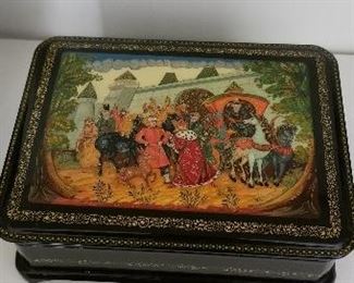 LOT S87 - $65 - RUSSIAN LACQUERED BOX 6 1/2" X 5 X 2 1/2"