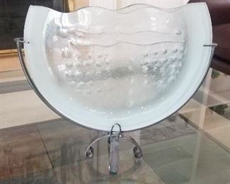 LOT S121 - $48 - ART GLASS VASE ON METAL STAND