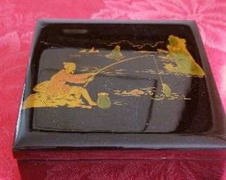 LOT S126 - $18 - ASIAN LACQUERED BOX 5" X 2"