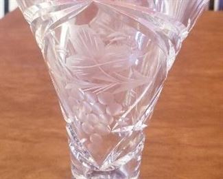 LOT S158 - $25 - GALWAY, IRELAND CRYSTAL VASE 10" (SOME SCRATCHES)
